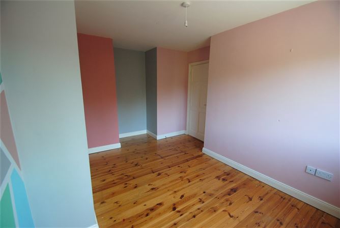 22 Rossmore, Roscrea, Co. Tipperary