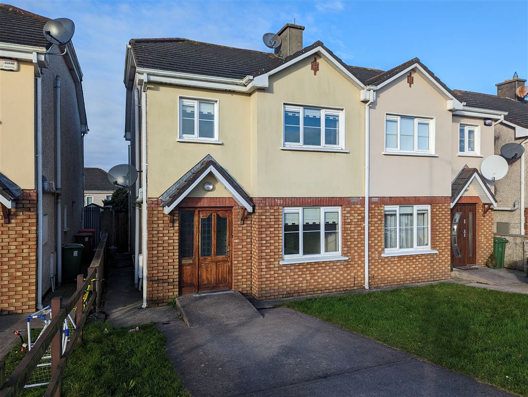 7 College Grove, College Manor, Cobh, Cork DNG Spillane 4675344