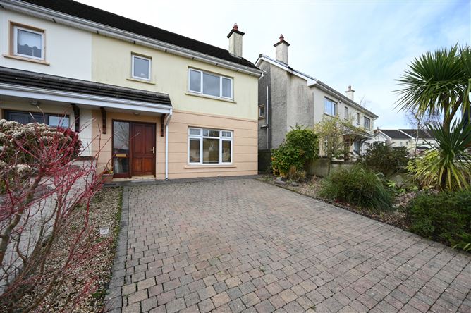 2 Ardkeale, Mount Oval, Rochestown, Cork