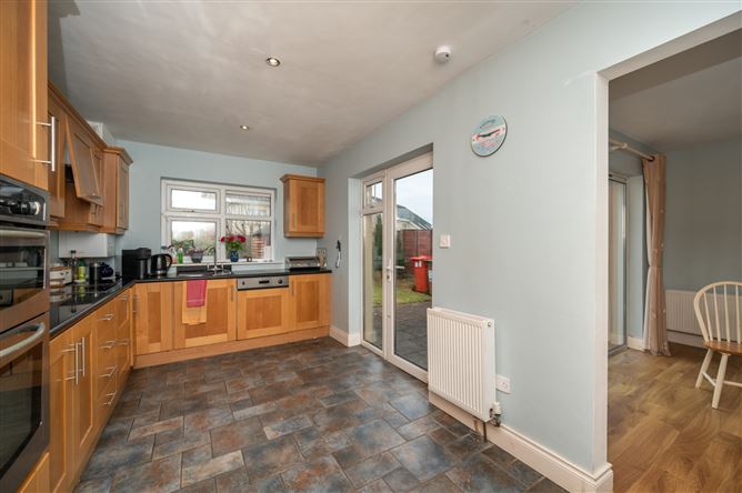 2 Ardkeale, Mount Oval, Rochestown, Cork