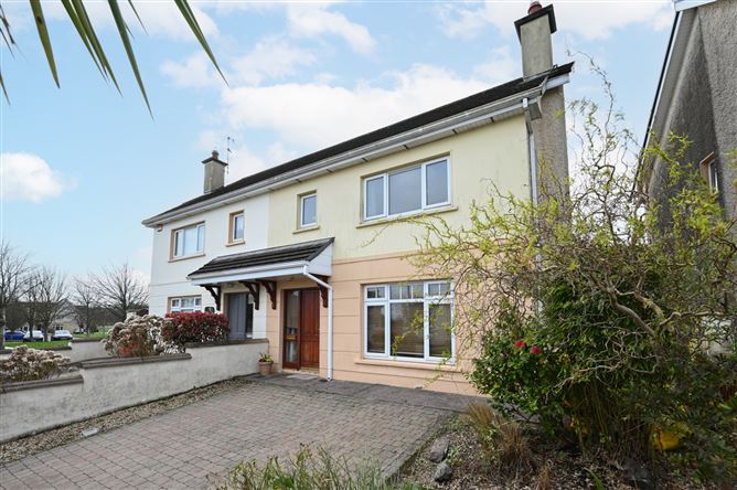 2 Ardkeale, Mount Oval, Rochestown, Cork