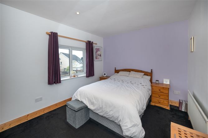 2 Ardkeale, Mount Oval, Rochestown, Cork