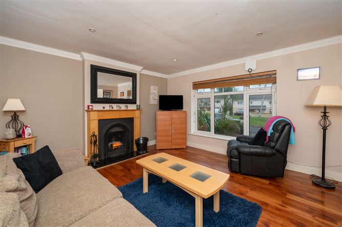 2 Ardkeale, Mount Oval, Rochestown, Cork