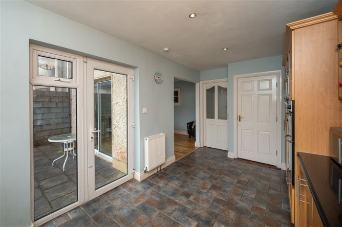 2 Ardkeale, Mount Oval, Rochestown, Cork