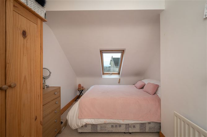 2 Ardkeale, Mount Oval, Rochestown, Cork