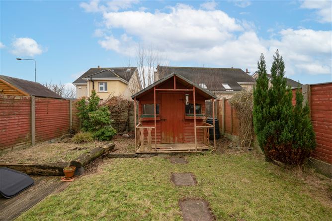 2 Ardkeale, Mount Oval, Rochestown, Cork