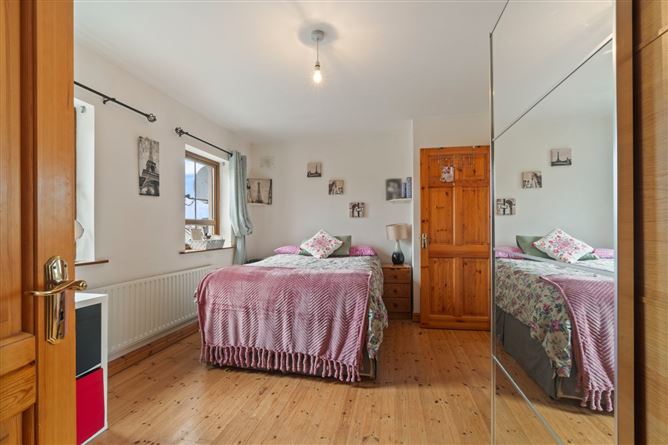 24 Cluain Aoibhin, Station Rd, Foxford, Co. Mayo.