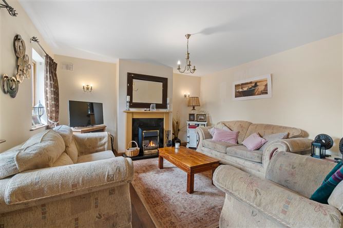24 Cluain Aoibhin, Station Rd, Foxford, Co. Mayo.