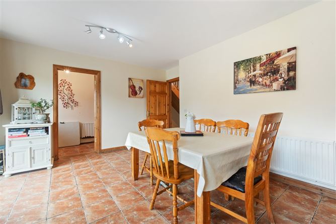 24 Cluain Aoibhin, Station Rd, Foxford, Co. Mayo.