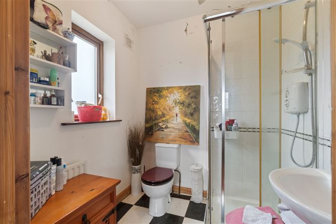24 Cluain Aoibhin, Station Rd, Foxford, Co. Mayo.