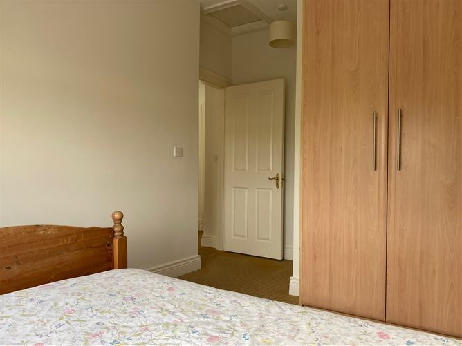 19 The Crescent, Oranhill, Oranmore, Galway
