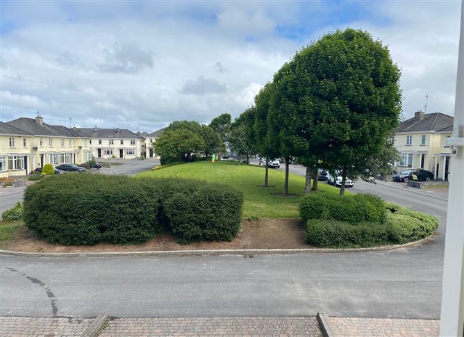 19 The Crescent, Oranhill, Oranmore, Galway