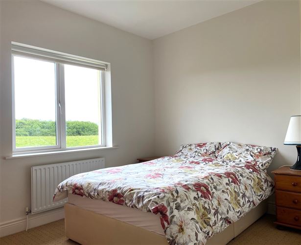19 The Crescent, Oranhill, Oranmore, Galway