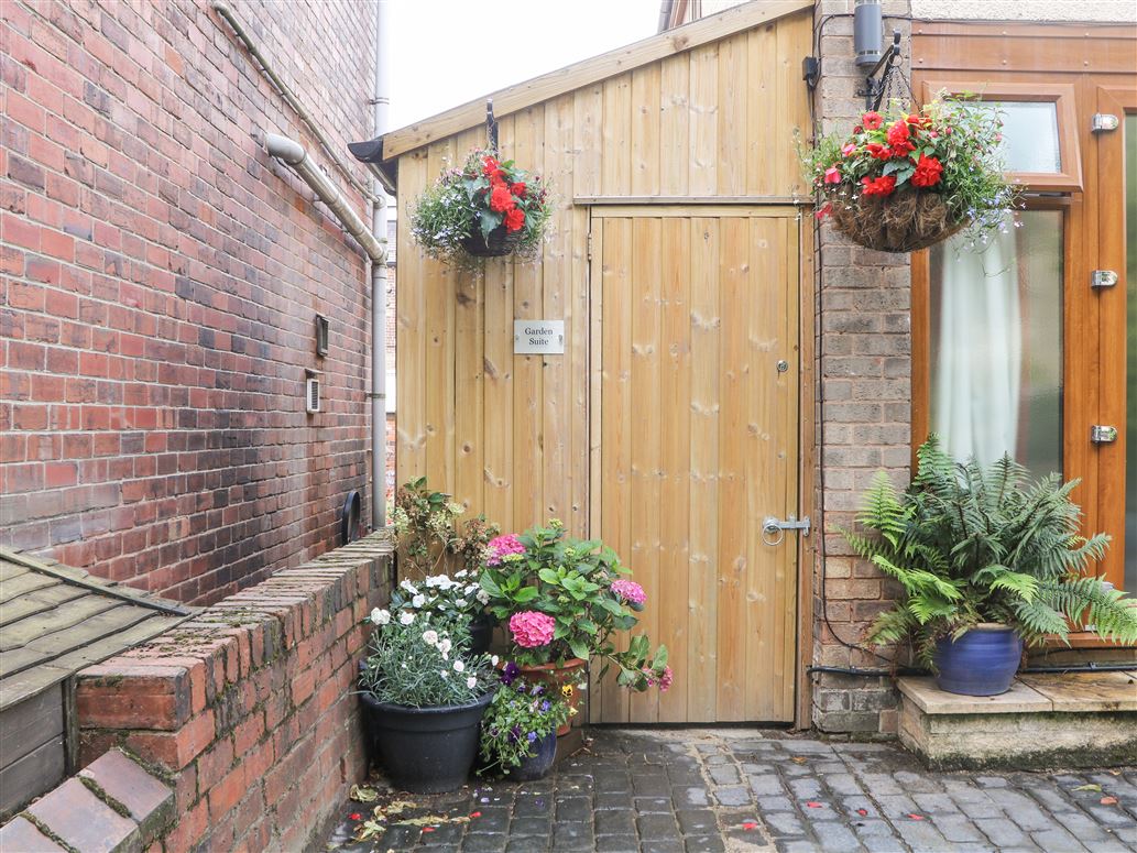 Garden Suite,Dronfield, Derbyshire, United Kingdom