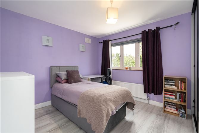 Photo 15 of 25 — 15 Weston Court, Weston Park, Lucan, Co. Dublin