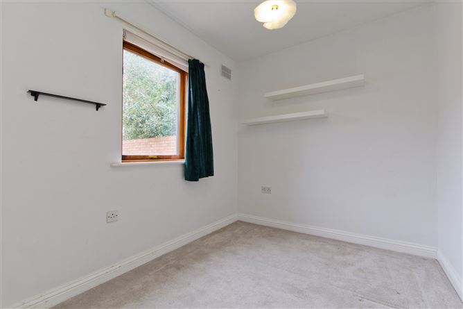 7 Martello Wood, Sandymount, Dublin 4