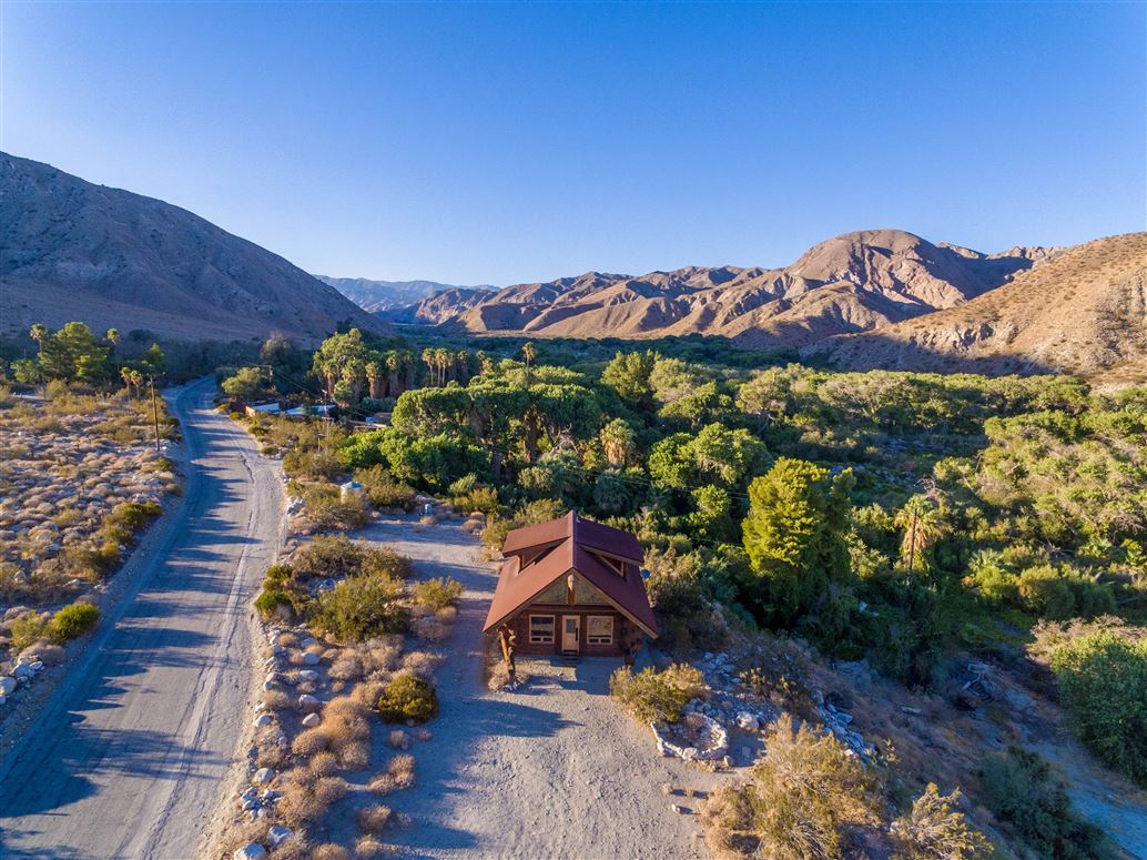 Finch Cabin,Whitewater, California, USA