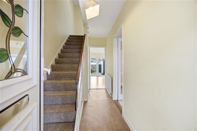 https://photos-a.propertyimages.ie/media/4/4/4/5004444/50177ac6-fa77-419c-8210-06aced741e21_l.jpg