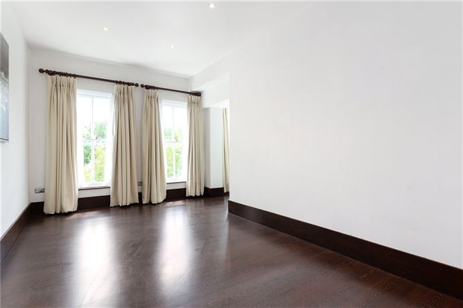 Penthouse Apartment, Holyrood Castle, Holyrood Park, Sandymount, Dublin 4