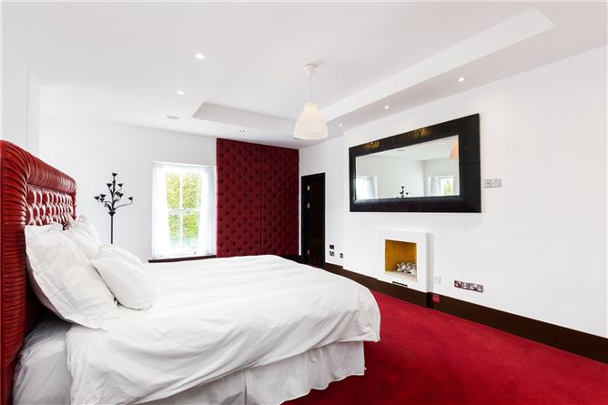 Penthouse Apartment, Holyrood Castle, Holyrood Park, Sandymount, Dublin 4
