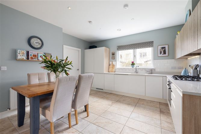 2 Larkfield Walk, Clay Farm, Leopardstown, Dublin 18