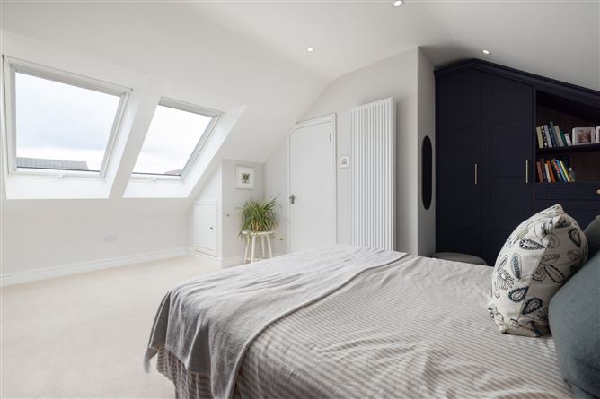 2 Larkfield Walk, Clay Farm, Leopardstown, Dublin 18