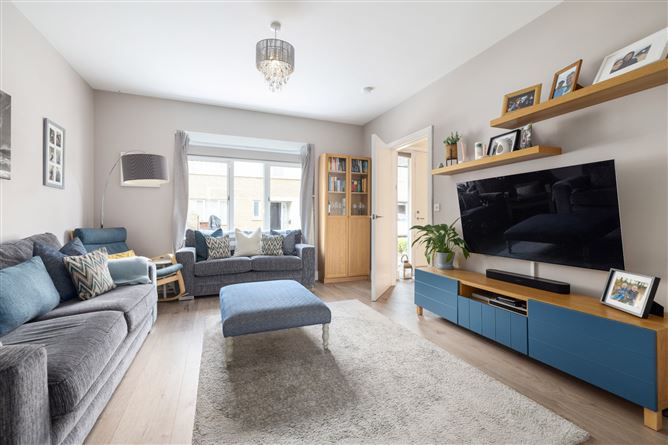 2 Larkfield Walk, Clay Farm, Leopardstown, Dublin 18