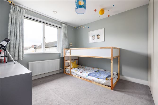 2 Larkfield Walk, Clay Farm, Leopardstown, Dublin 18