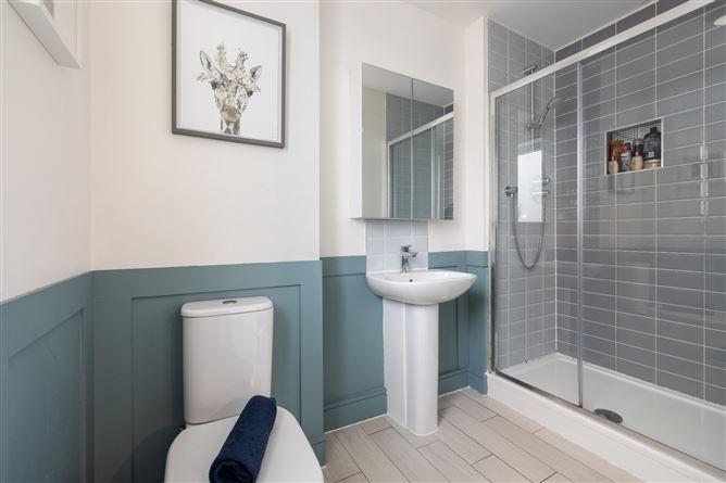 2 Larkfield Walk, Clay Farm, Leopardstown, Dublin 18