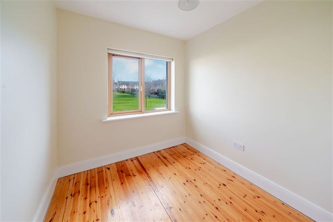 19 Carrabeag, Newport Road, Castlebar, Co. Mayo, F23RK26