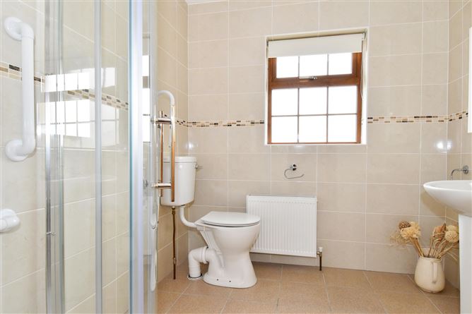 13 Clybaun Heights, Knocknacarra, Galway