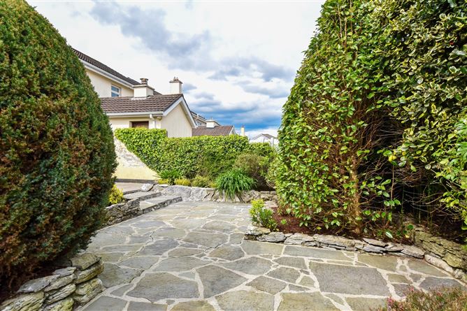 13 Clybaun Heights, Knocknacarra, Galway
