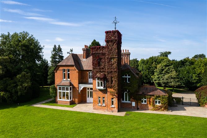 https://photos-a.propertyimages.ie/media/4/4/6/4732644/27963535-e3f4-4ea8-817c-637ccfa28407_l.jpg