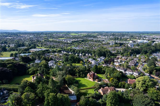 https://photos-a.propertyimages.ie/media/4/4/6/4732644/27963535-e3f4-4ea8-817c-637ccfa28407_l.jpg