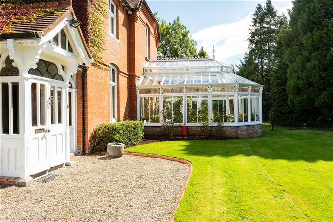 https://photos-a.propertyimages.ie/media/4/4/6/4732644/27963535-e3f4-4ea8-817c-637ccfa28407_l.jpg