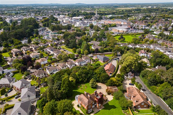 https://photos-a.propertyimages.ie/media/4/4/6/4732644/27963535-e3f4-4ea8-817c-637ccfa28407_l.jpg