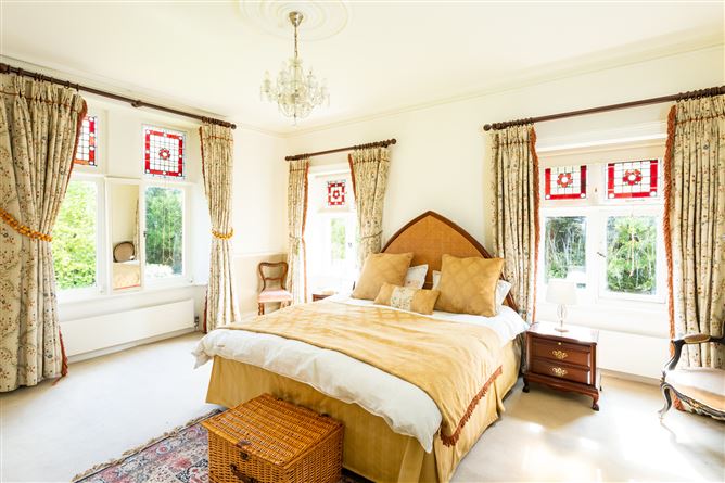 https://photos-a.propertyimages.ie/media/4/4/6/4732644/27963535-e3f4-4ea8-817c-637ccfa28407_l.jpg