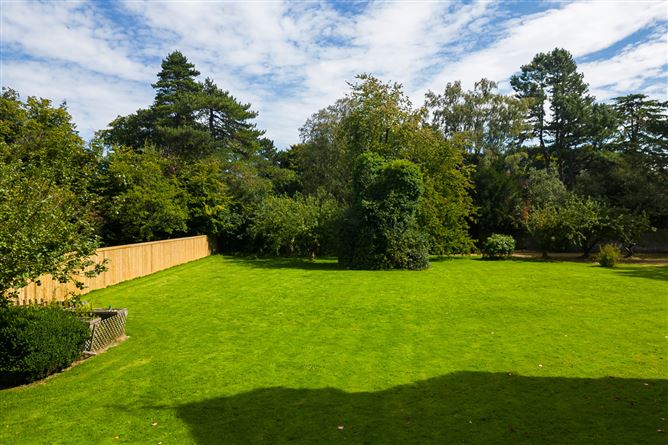 https://photos-a.propertyimages.ie/media/4/4/6/4732644/27963535-e3f4-4ea8-817c-637ccfa28407_l.jpg