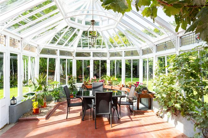 https://photos-a.propertyimages.ie/media/4/4/6/4732644/27963535-e3f4-4ea8-817c-637ccfa28407_l.jpg