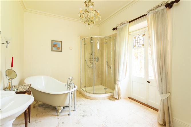 https://photos-a.propertyimages.ie/media/4/4/6/4732644/27963535-e3f4-4ea8-817c-637ccfa28407_l.jpg