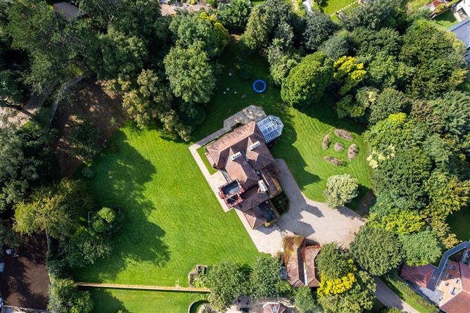 https://photos-a.propertyimages.ie/media/4/4/6/4732644/27963535-e3f4-4ea8-817c-637ccfa28407_l.jpg