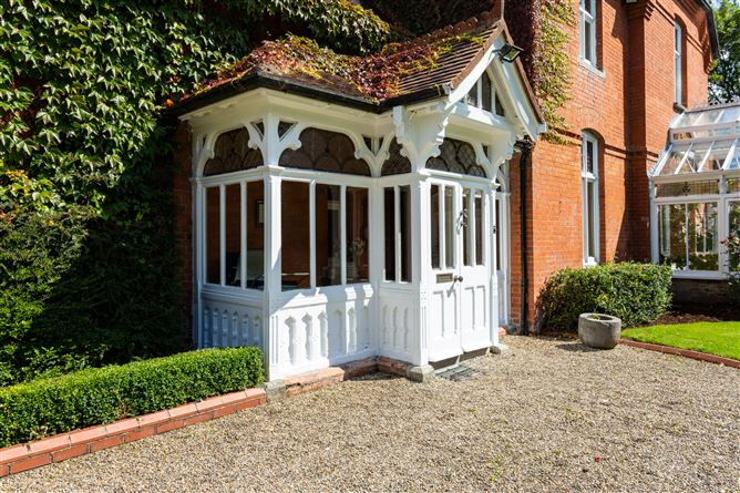 https://photos-a.propertyimages.ie/media/4/4/6/4732644/27963535-e3f4-4ea8-817c-637ccfa28407_l.jpg