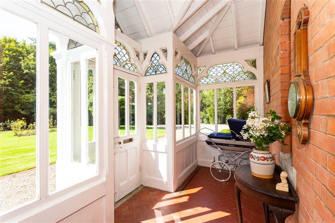 https://photos-a.propertyimages.ie/media/4/4/6/4732644/27963535-e3f4-4ea8-817c-637ccfa28407_l.jpg