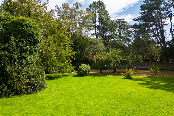 https://photos-a.propertyimages.ie/media/4/4/6/4732644/27963535-e3f4-4ea8-817c-637ccfa28407_l.jpg