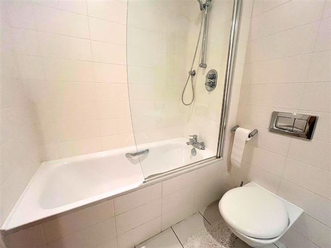 10 The Oak, Parkview, Belarmine, Stepaside, County Dublin