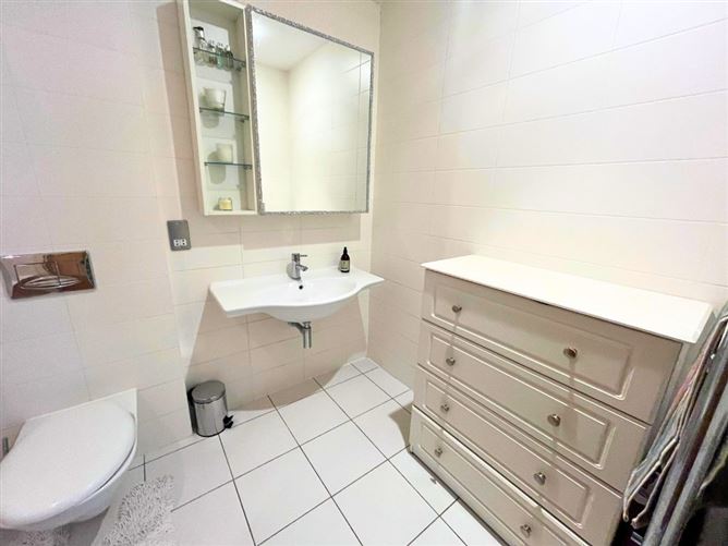 10 The Oak, Parkview, Belarmine, Stepaside, County Dublin