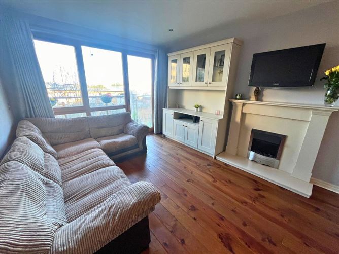 10 The Oak, Parkview, Belarmine, Stepaside, County Dublin