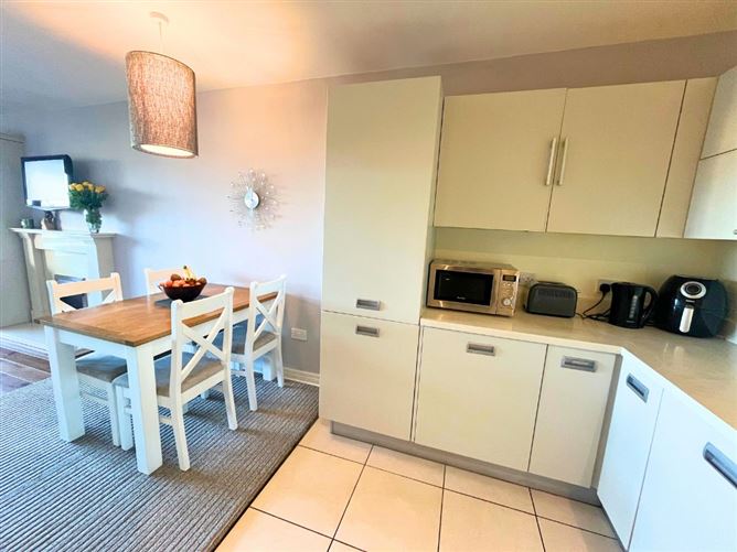 10 The Oak, Parkview, Belarmine, Stepaside, County Dublin