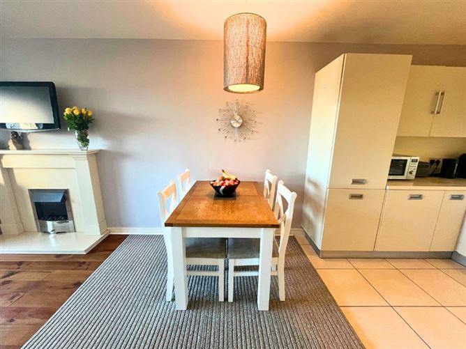 10 The Oak, Parkview, Belarmine, Stepaside, County Dublin