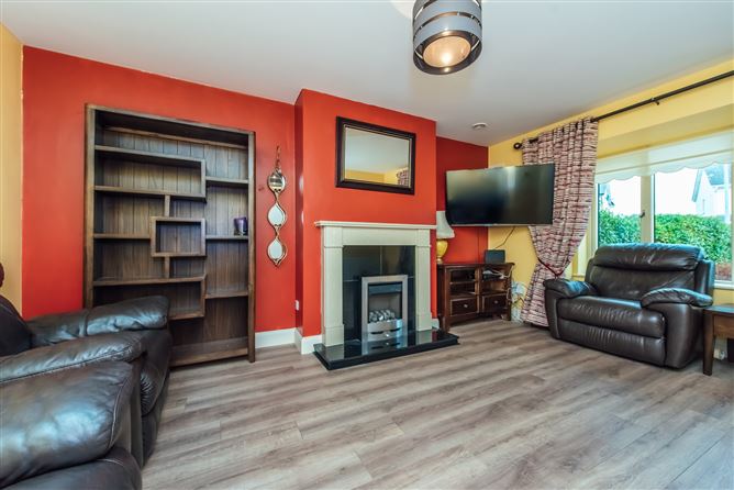 https://photos-a.propertyimages.ie/media/4/4/6/4923644/d43de44c-0d1f-40e4-9383-09197123455b_l.jpg